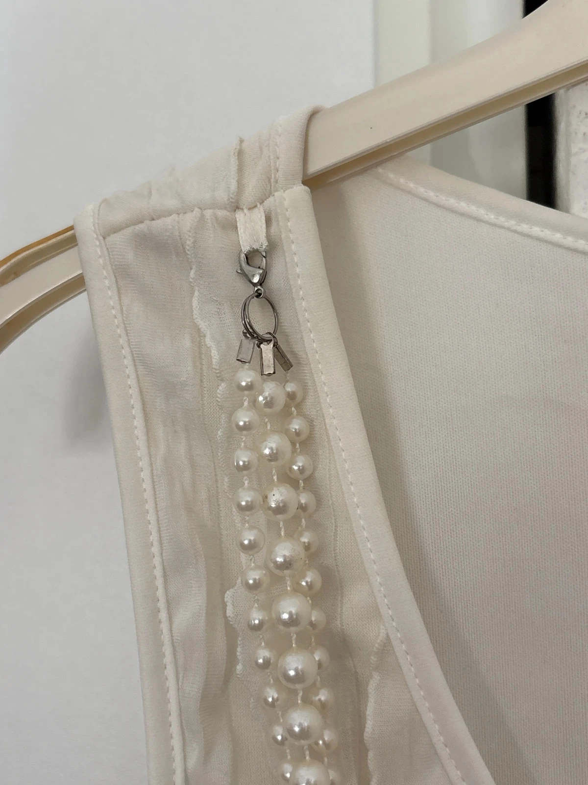 Cream tank top with pearl necklace size S MIM – photo 3
